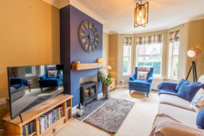 Modern coastal home sleeping 5 - 2 minute walk to Pakefield Beach, Suffolk